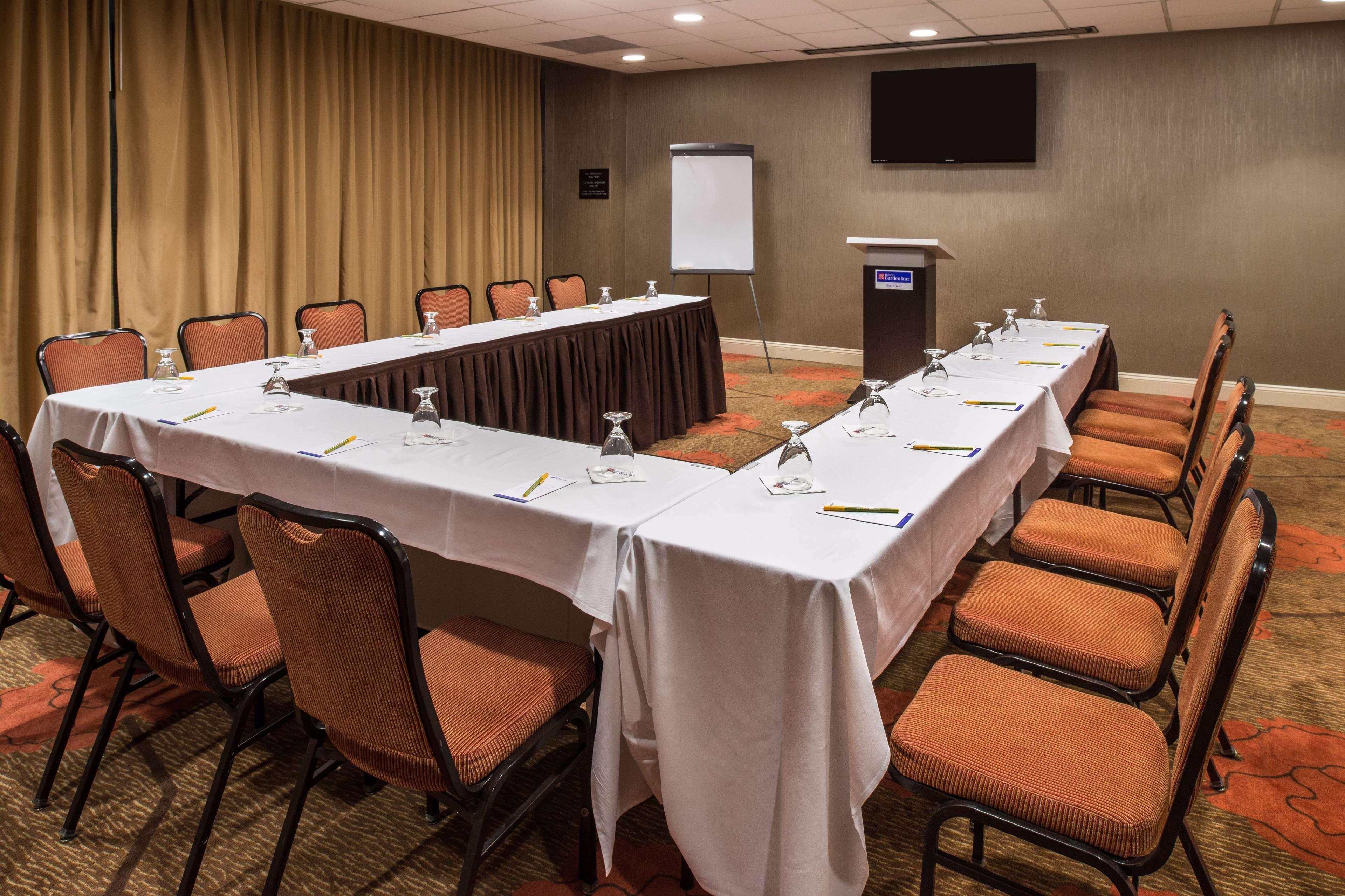 Hilton Garden Inn Detroit Southfield Zewnętrze zdjęcie